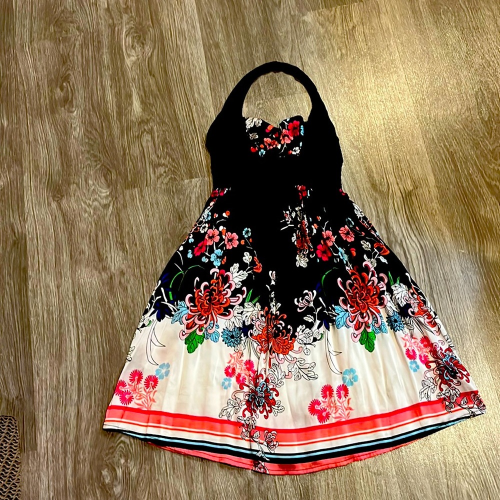 Tiny dress, silky, colorful
